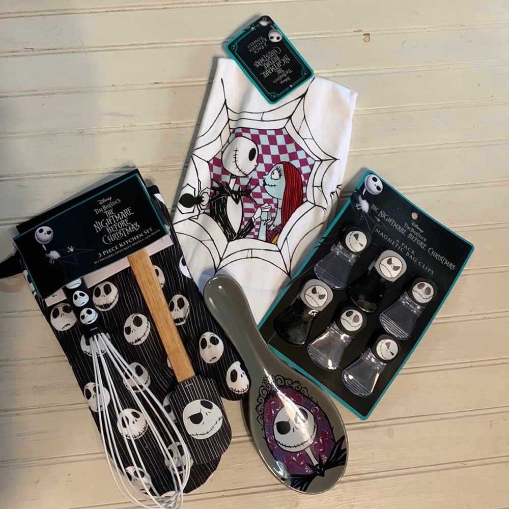 Disney: Nightmare before Christmas 4 piece kitchen bundle set.